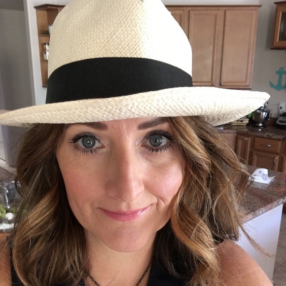 Meet your Posher, Joelle - Picture 1 of 1